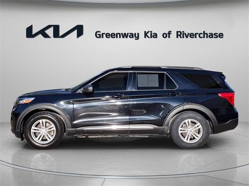 Used 2022 Ford Explorer XLT image 4