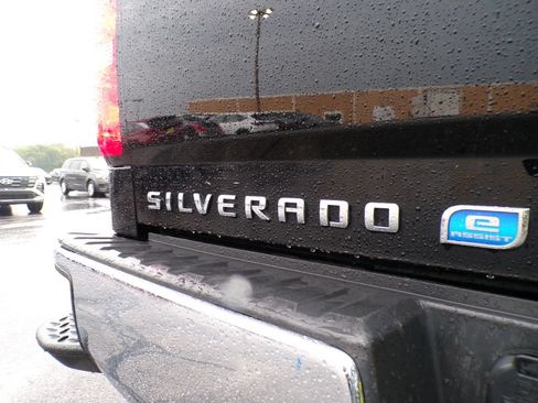Used 2018 Chevrolet Silverado 1500 LT w/ LT Eassist Package AWD/4WD image 15