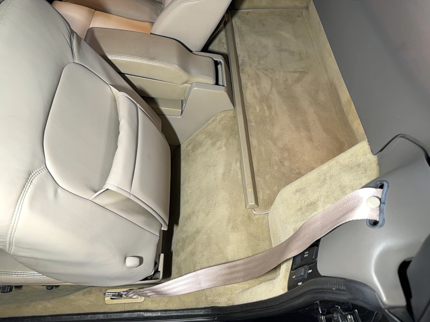 Used 1993 Cadillac Allante FWD image 55