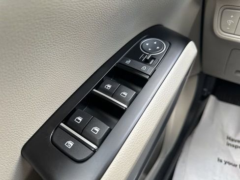 Used 2024 Kia Soul LX w/ Option Group 015 FWD image 23