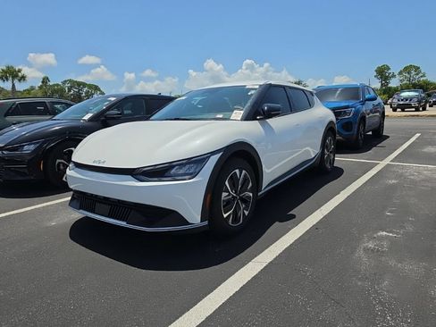 Certified 2024 Kia EV6 Light RWD image 4
