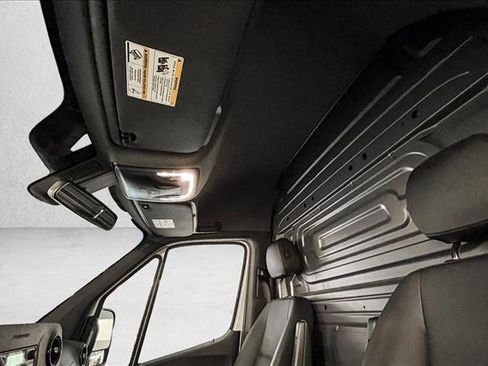Used 2025 Mercedes-Benz Sprinter 2500 image 15