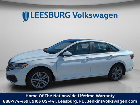 Used 2024 Volkswagen Jetta SE image 13