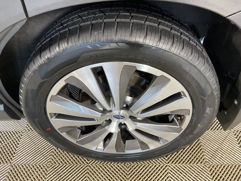 Used 2022 Subaru Ascent Touring AWD/4WD image 6