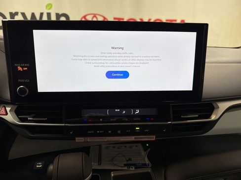 Used 2026 Toyota Sienna XLE image 29