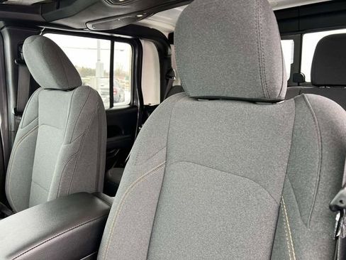 Used 2025 Jeep Gladiator Nighthawk image 24