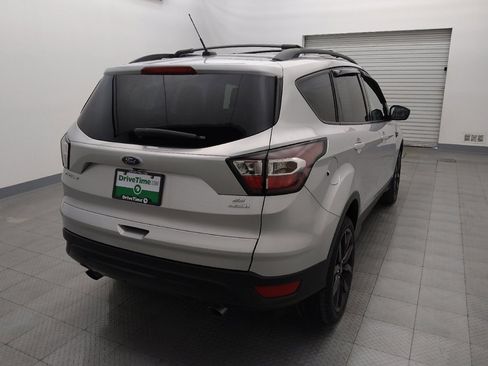 Used 2017 Ford Escape SE w/ SE Sport Appearance Package image 7