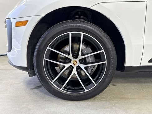 Certified 2023 Porsche Macan Turbo AWD/4WD image 13