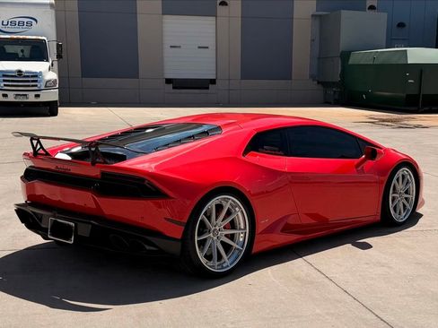 Used 2017 Lamborghini Huracan LP 610-4 AWD/4WD image 6
