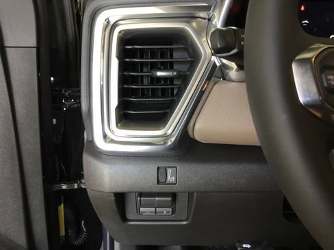 New 2026 GMC Canyon Denali AWD/4WD image 36