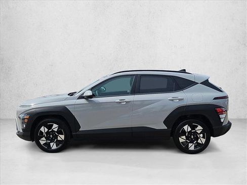 Used 2025 Hyundai Kona SEL image 9