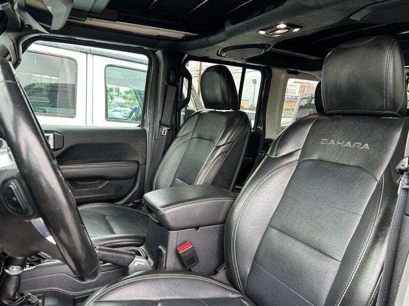 Used 2022 Jeep Wrangler Unlimited Sahara w/ Cold Weather Group AWD/4WD image 15