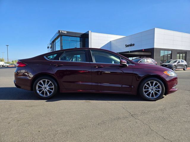 Used 2017 Ford Fusion SE FWD image 7