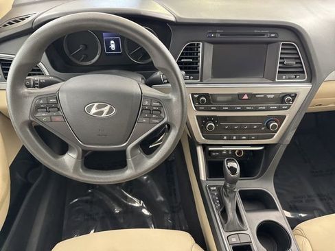 Used 2016 Hyundai Sonata SE FWD image 22