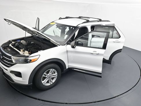 Used 2020 Ford Explorer XLT w/ Class III Trailer Tow Package AWD/4WD image 40