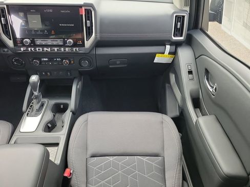 New 2025 Nissan Frontier SV w/ SV Convenience Package image 19