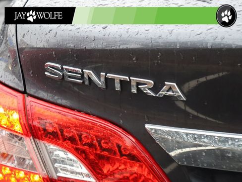 Used 2013 Nissan Sentra SV w/ Premium Pkg image 8