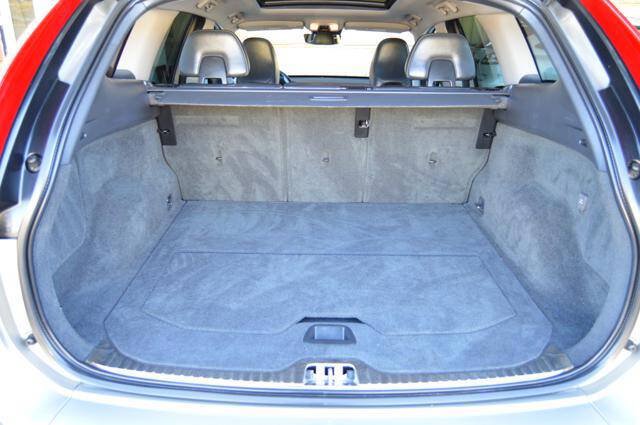 Used 2015 Volvo XC60 T5 Premier w/ Proximity Package FWD image 38