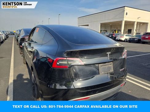 Used 2023 Tesla Model Y Performance image 2
