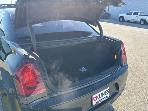 Used 2018 Chrysler 300 S w/ S Model Appearance Package image 28