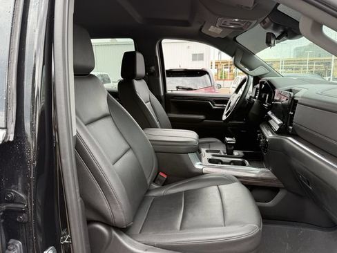 Used 2023 Chevrolet Silverado 1500 LTZ w/ Technology Package AWD/4WD image 31