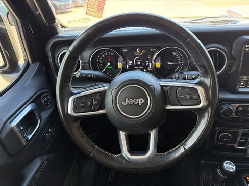 Used 2021 Jeep Wrangler Unlimited Sahara w/ Cold Weather Group AWD/4WD image 25