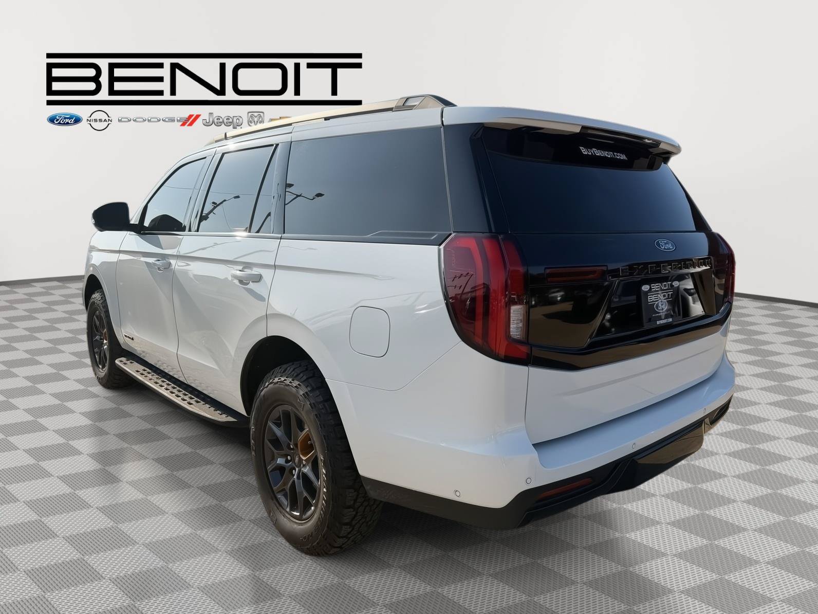 Used 2025 Ford Expedition Tremor AWD/4WD image 3