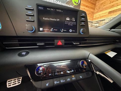New 2026 Hyundai Elantra SEL Sport Premium FWD image 15
