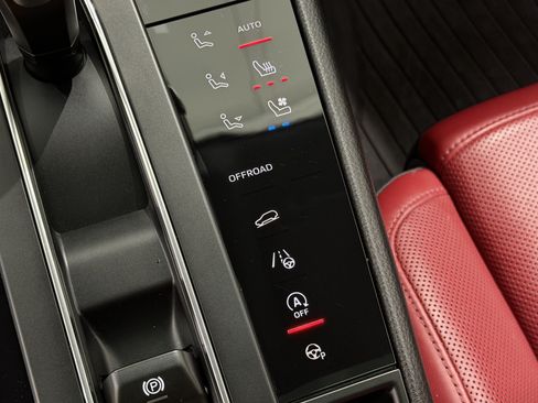 Certified 2023 Porsche Macan S AWD/4WD image 39