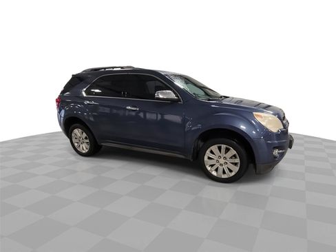 Used 2011 Chevrolet Equinox LT w/ Chrome Appearance Package FWD image 2