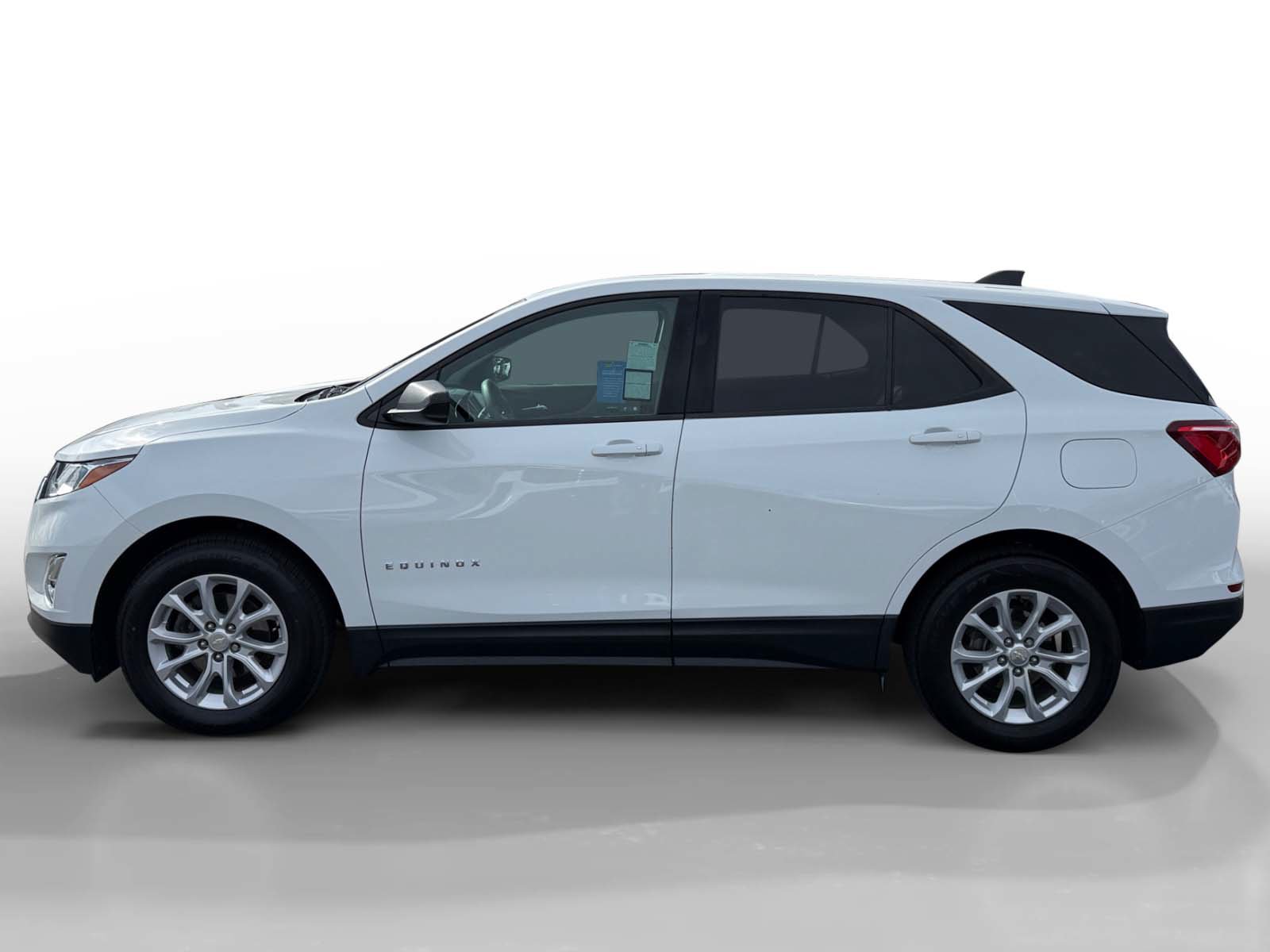 Used 2019 Chevrolet Equinox LS w/ LS Convenience Package FWD image 2