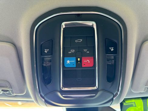 Used 2022 Jeep Grand Cherokee L Limited w/ Luxury Tech Group II AWD/4WD image 17