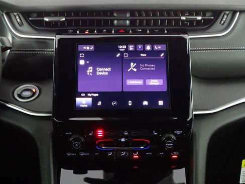 New 2025 Jeep Grand Cherokee Laredo image 30