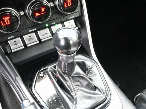 Used 2022 Toyota GR86 Premium w/ ALL Weather Mat Package (TMS) image 29