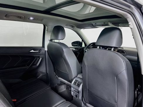 Used 2023 Volkswagen Tiguan SE FWD image 9