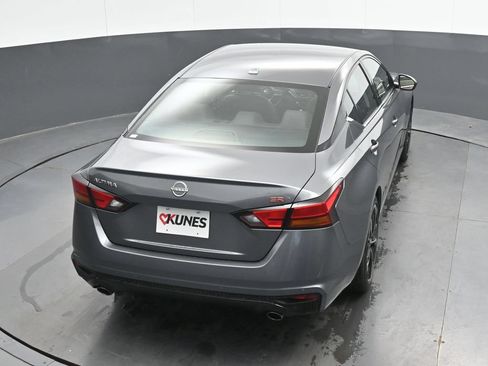 Used 2024 Nissan Altima 2.5 SR FWD image 31