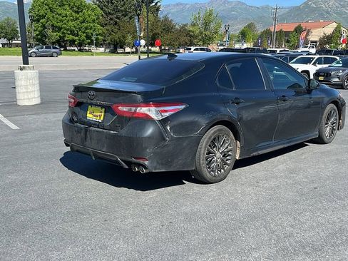 Used 2020 Toyota Camry SE w/ Carpet Mat Package FWD image 5