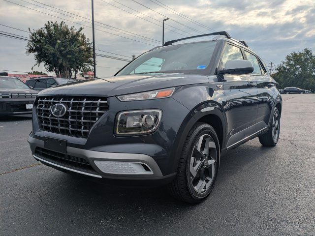 Certified 2026 Hyundai Venue SEL FWD image 8
