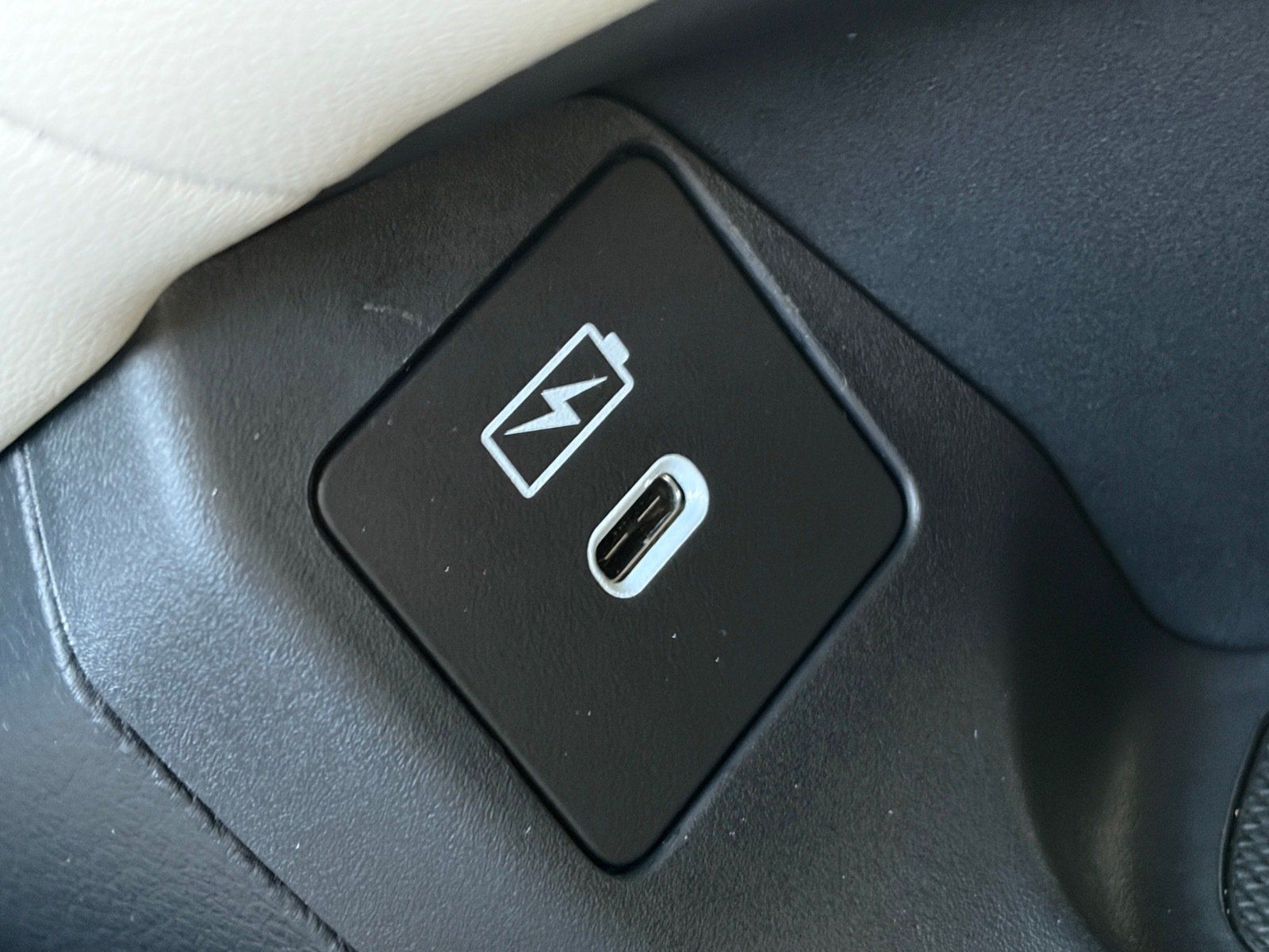 Used 2024 Honda HR-V LX image 29