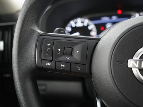 Used 2024 Nissan Pathfinder S AWD/4WD image 21