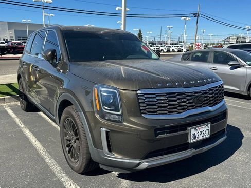 Used 2021 Kia Telluride EX w/ Towing Package AWD/4WD image 2