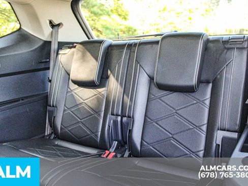 Used 2025 Volkswagen Atlas SE FWD image 17