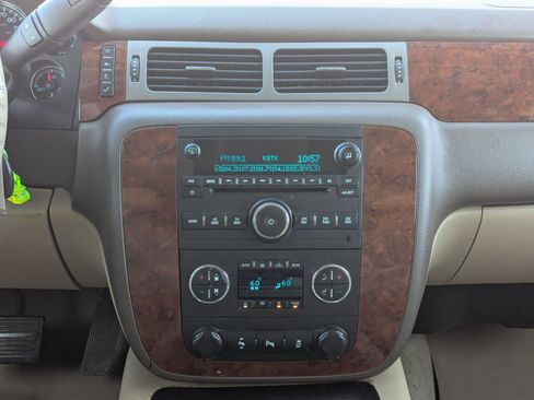 Used 2013 Chevrolet Tahoe LT w/ Luxury Package image 18