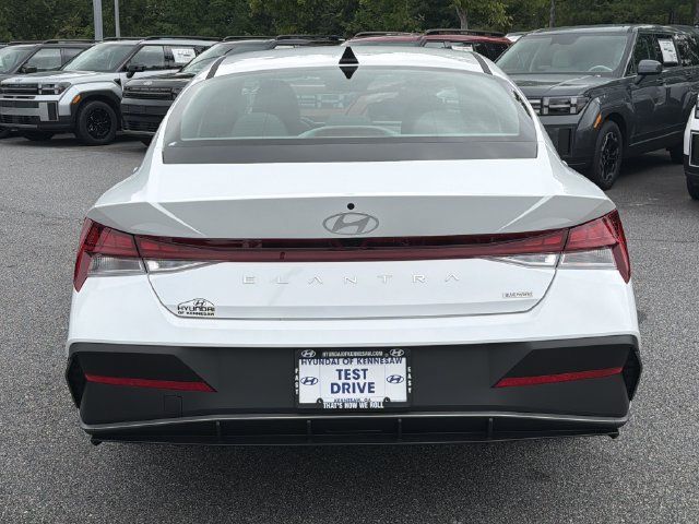New 2026 Hyundai Elantra Hybrid FWD image 7