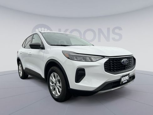 Used 2025 Ford Escape Active AWD/4WD image 10