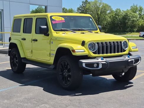 Used 2024 Jeep Wrangler Unlimited Sahara AWD/4WD image 2