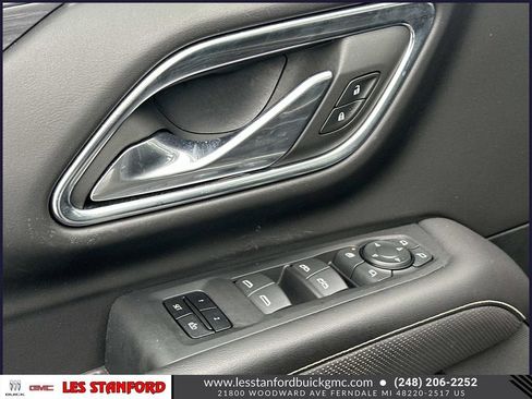 Used 2024 GMC Yukon XL SLT w/ SLT Premium Package image 19