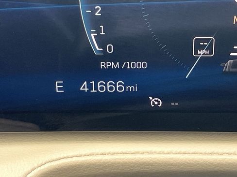 Certified 2024 Cadillac XT4 Premium Luxury image 4