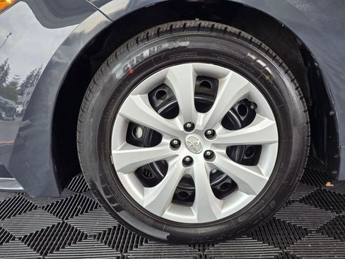 Used 2024 Toyota Corolla LE FWD image 11
