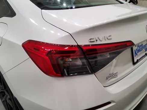 Used 2022 Honda Civic Sport image 8